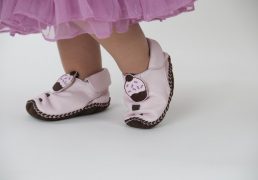 Shupeas resizable baby shoe